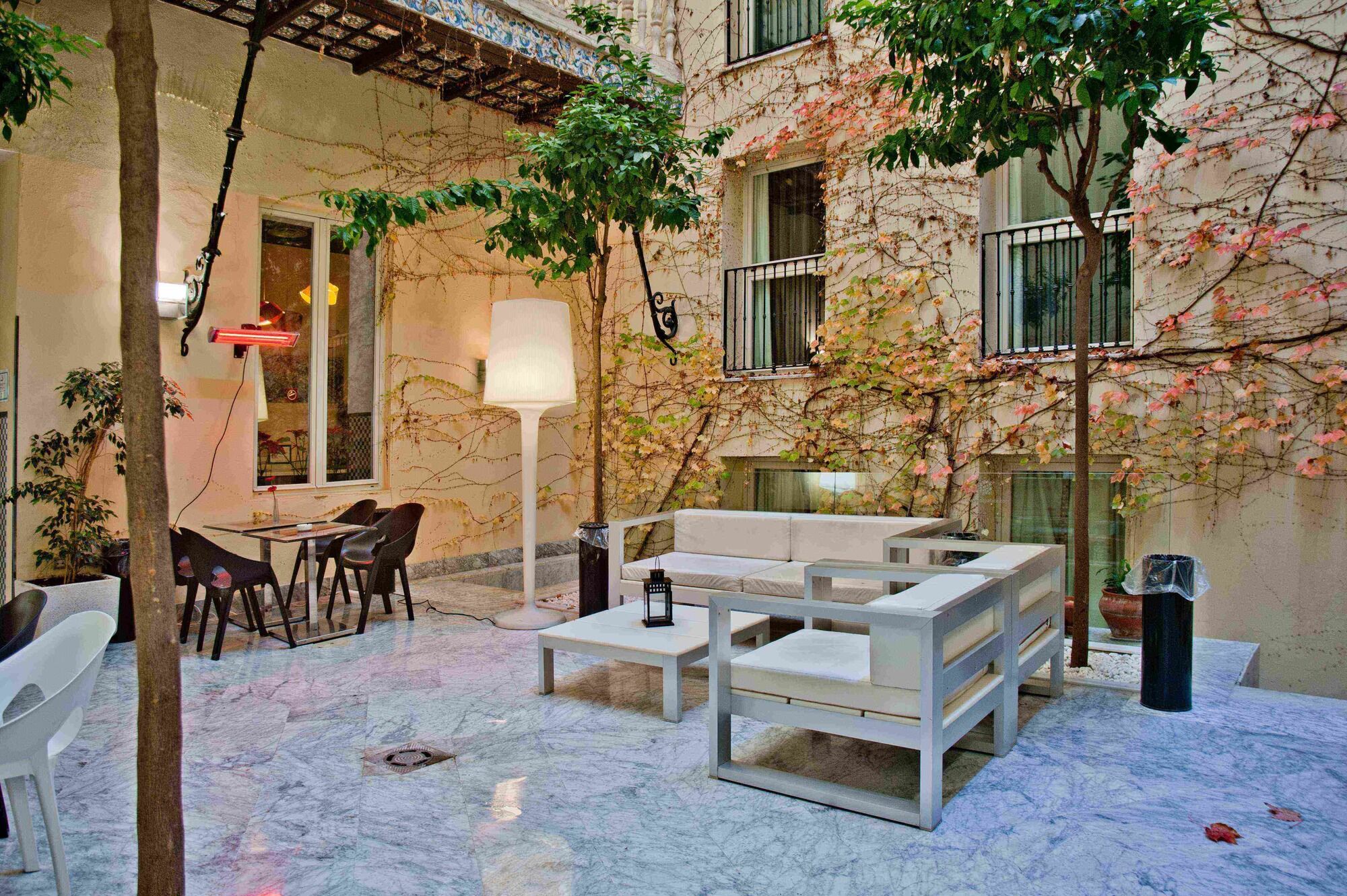 Petit Palace Santa Cruz Siviglia Esterno foto