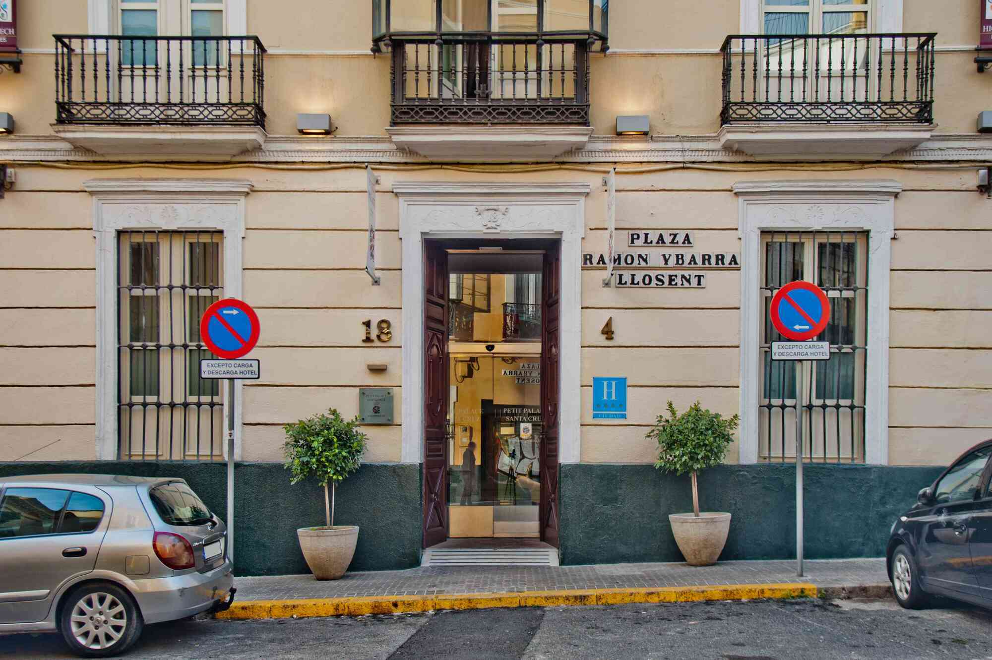 Petit Palace Santa Cruz Siviglia Esterno foto
