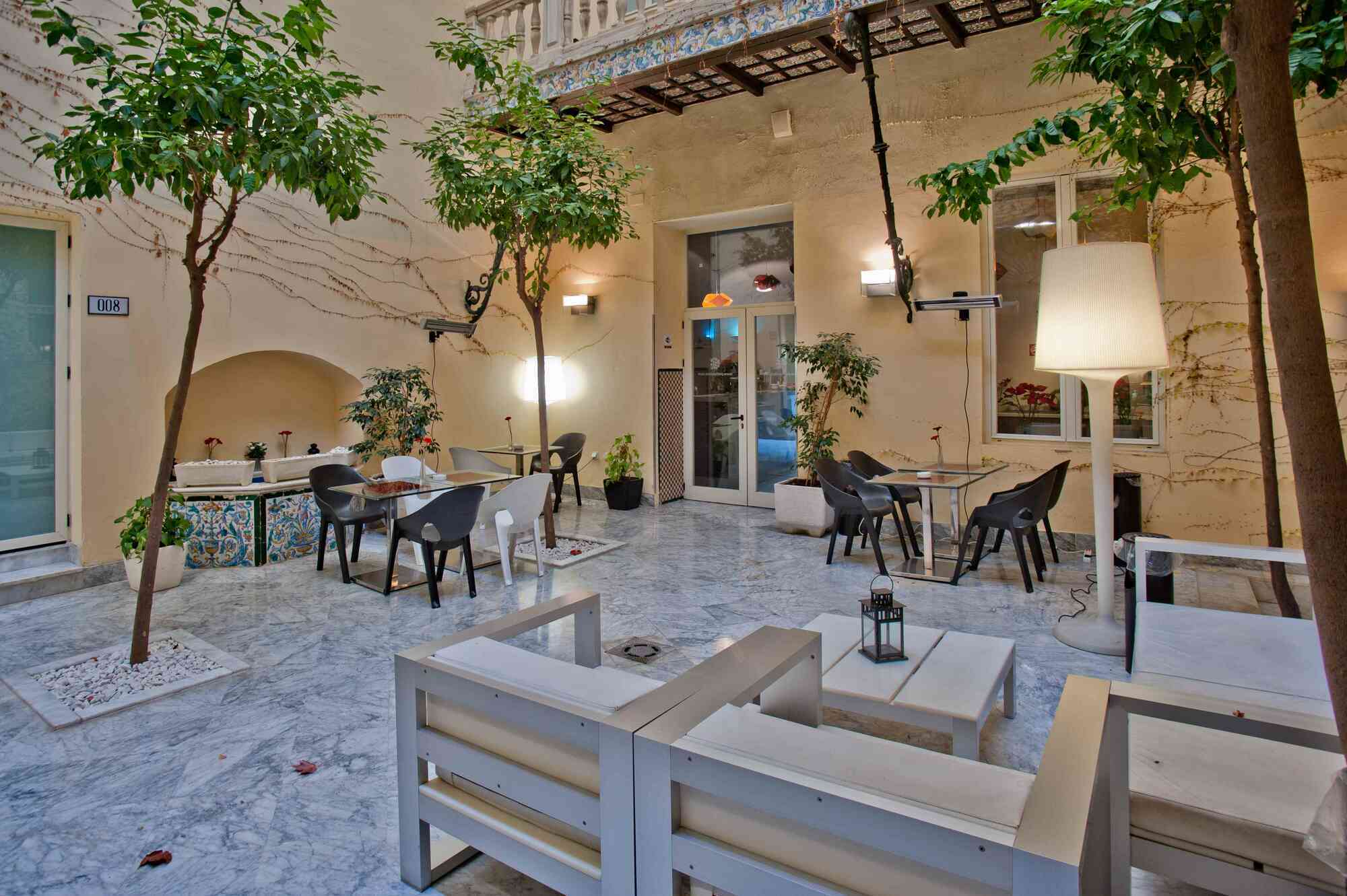 Petit Palace Santa Cruz Siviglia Esterno foto
